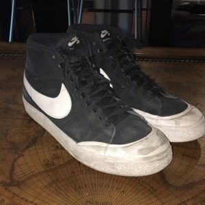 Nike SB Blazer Mid-XT size 9. (Used)